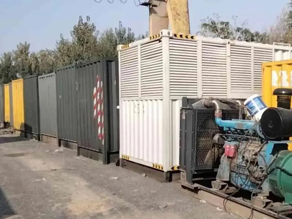 思礼镇200KW柴油发电机机组每小时油耗是多少？